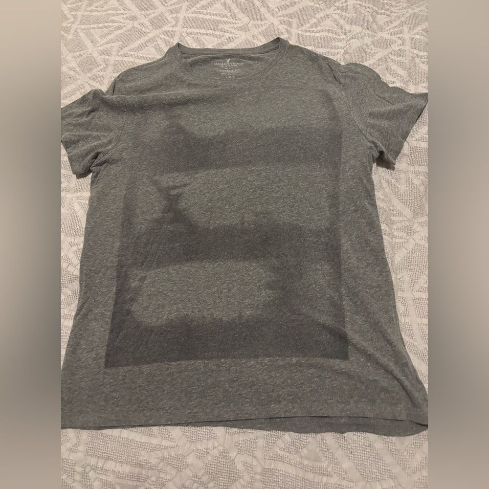 American Eagle Outfitters Adult Large Shirt